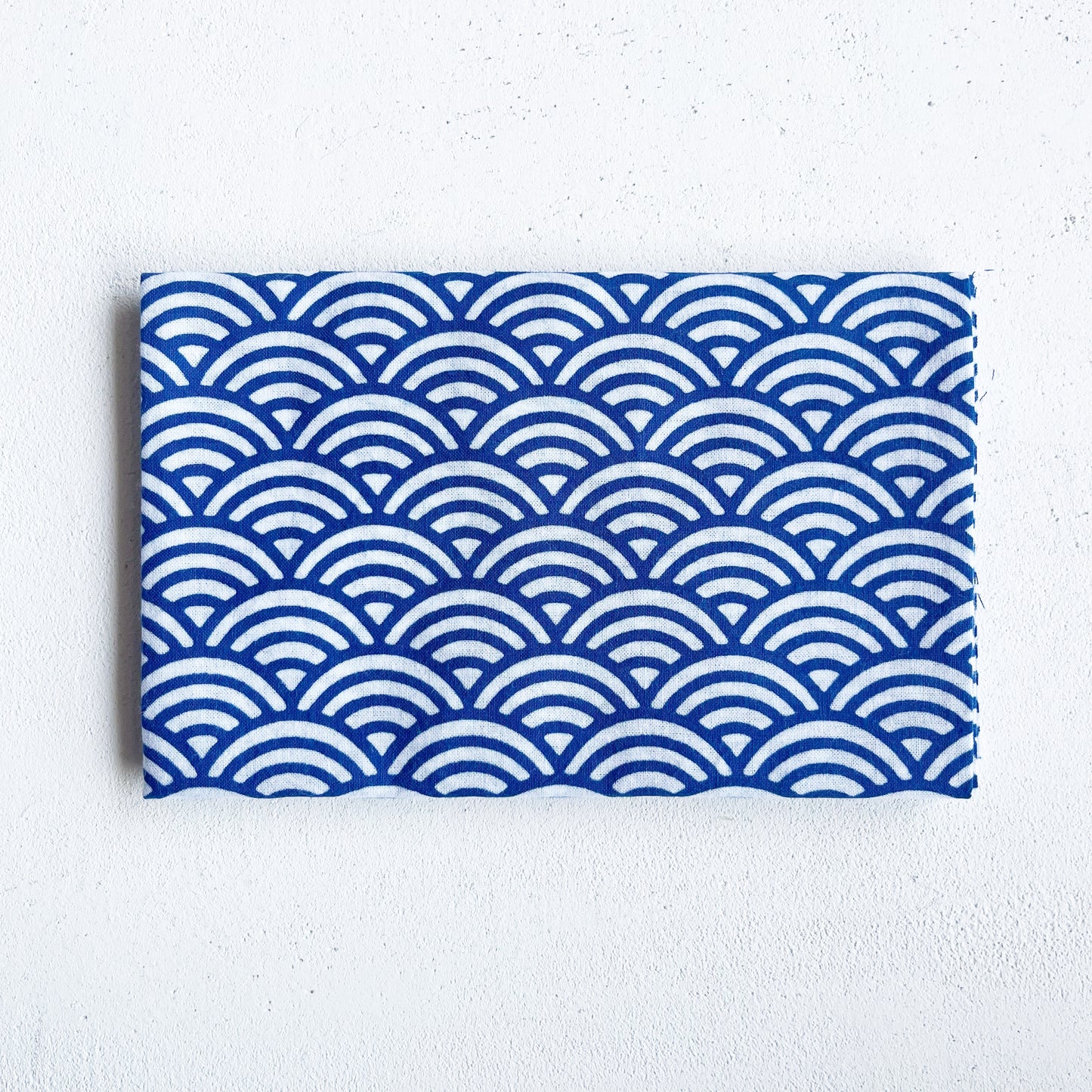 Rienzome Tenugui Seigaiha (Blue Ocean Waves