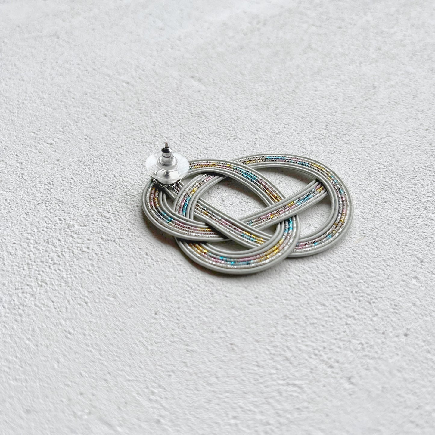 Yuubi — Japanese Mizuhiki Earrings (Gray × Subtle Rainbow)